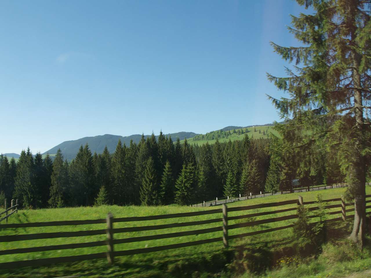 ВЕРХОВИНА ПРОЇЗДОМ - Верховина