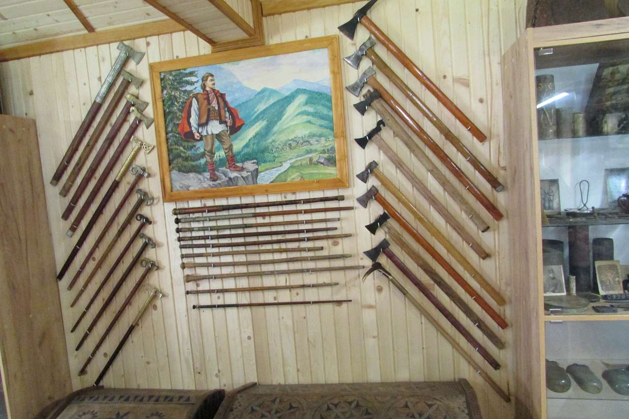 Етнографічний музей старожитностей Гуцульщини - Kryvorivnya
