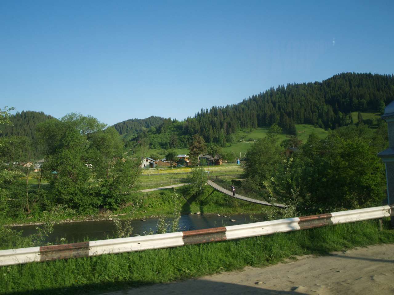 Краєвиди села Криворівня: - Криворівня