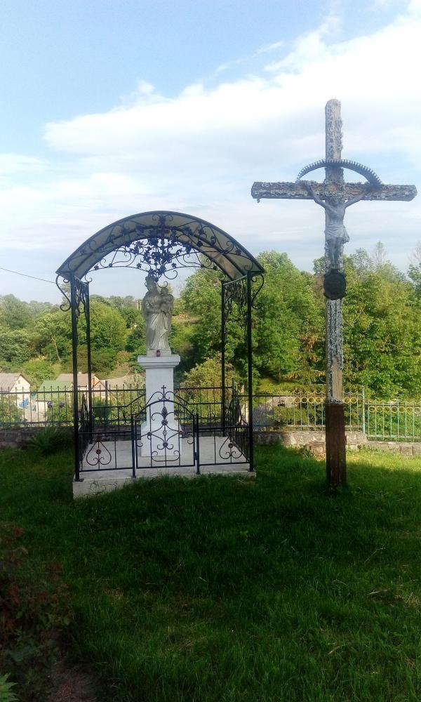 с. Лисиченці - Лисичинці