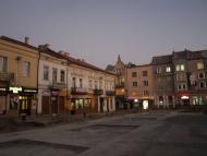 ПО ВЕЧІРНЬОМУ МІСТУ