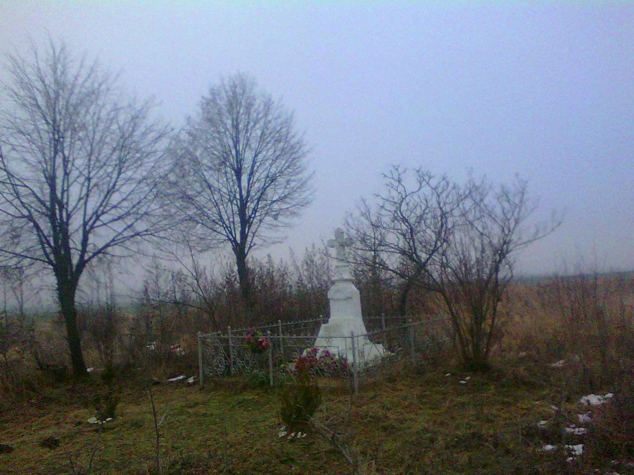 Пам'ятний хрест на честь 50-річчя УПА - Комаров