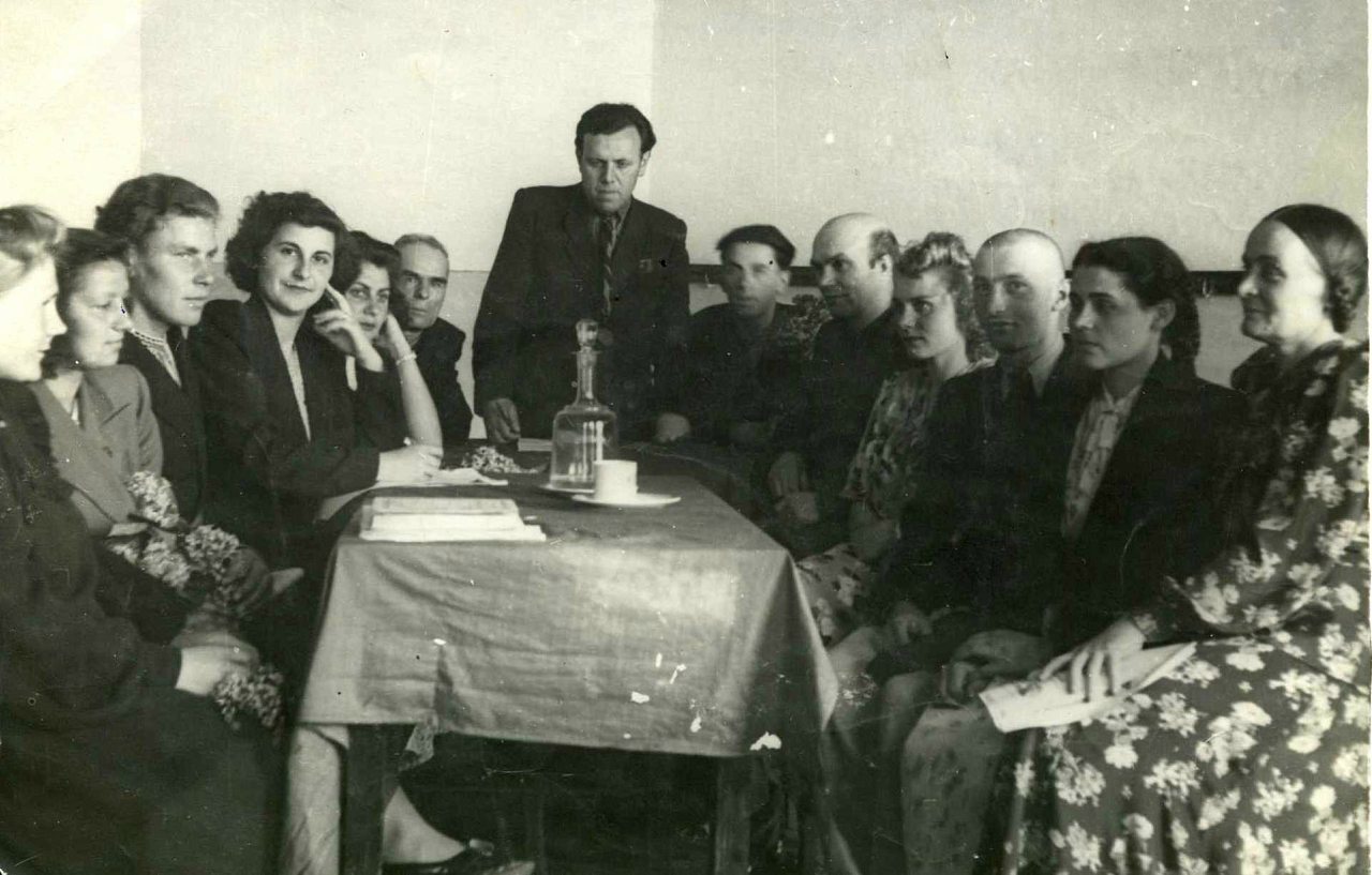 Школа - Молодия