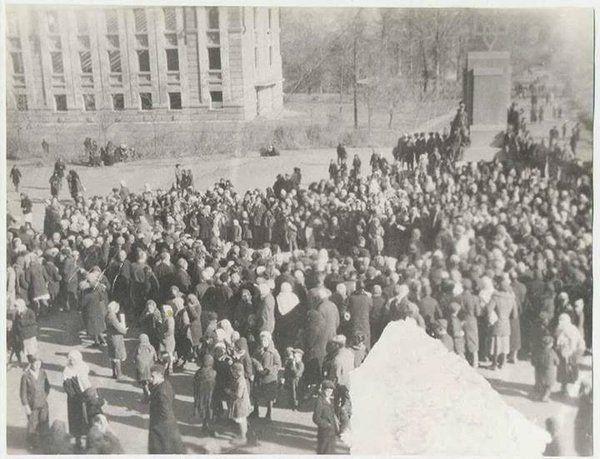 28.10.1942 - на Донеччині у м. Краматорськ на - Краматорськ