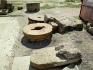 ДНІПРОРУДНЕНСЬКІ КАМ'ЯНІ БАБИ