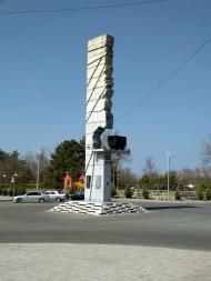 ДНІПРОРУДНЕНСЬКІ КАМ'ЯНІ БАБИ