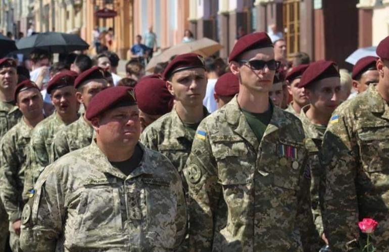 Зустріч військовослужбовців 80 штурмової деса - Чернівці