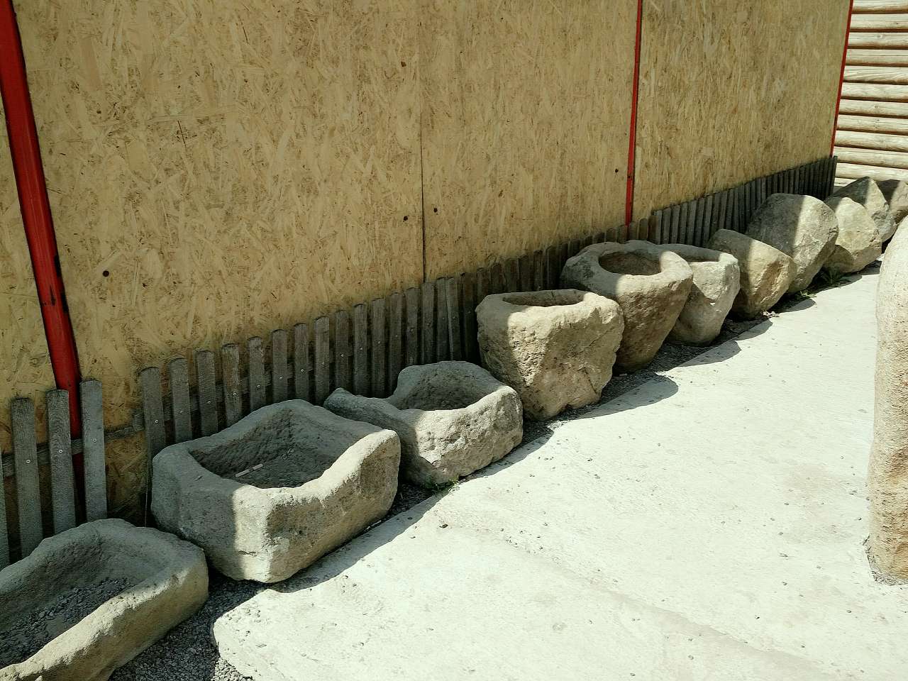 ДНІПРОРУДНЕНСЬКІ КАМ'ЯНІ БАБИ - Дніпрорудне