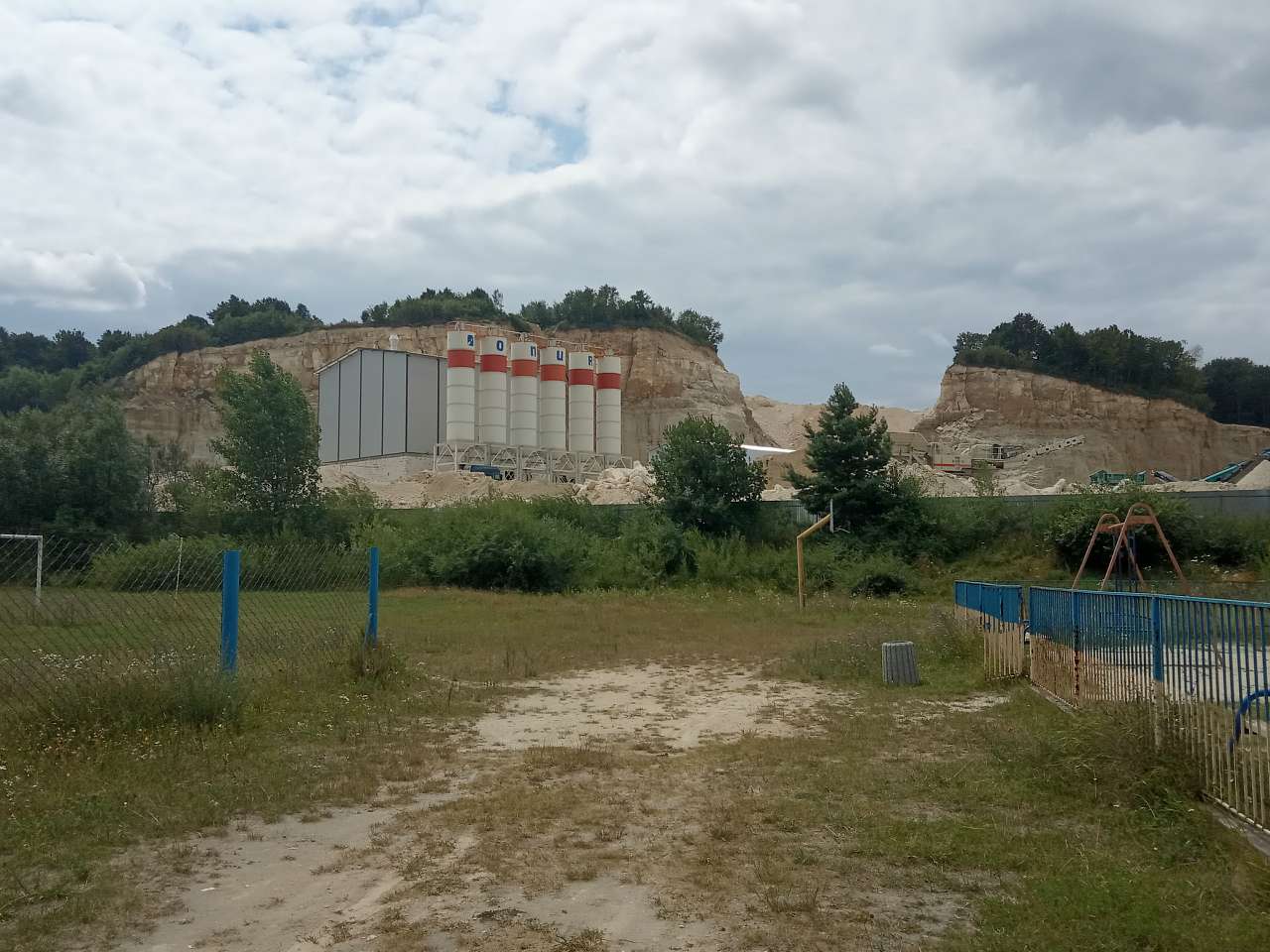 Кар'єр  - Тростянець