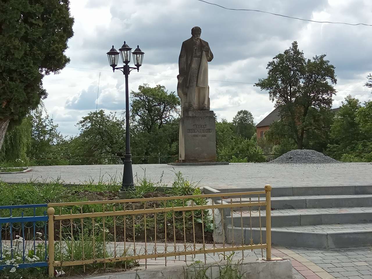 Пам'ятник Т.Г.Шевченку - Демня