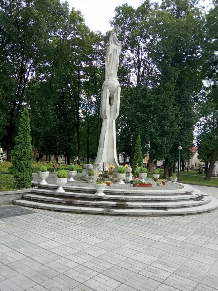 Пам'ятники, скульптури, пам'ятні дошки,хре... - Миколаїв