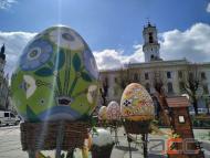 На Центральній площі Чернівців встановили вел