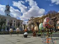 На Центральній площі Чернівців встановили вел