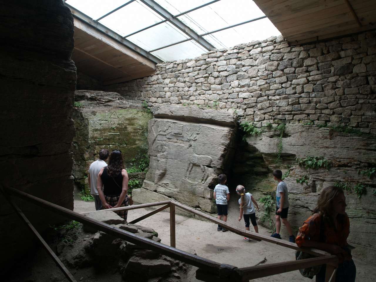 ДОХРИСТИЯНСЬКИЙ ХРАМ-МУЗЕЙ - Буша