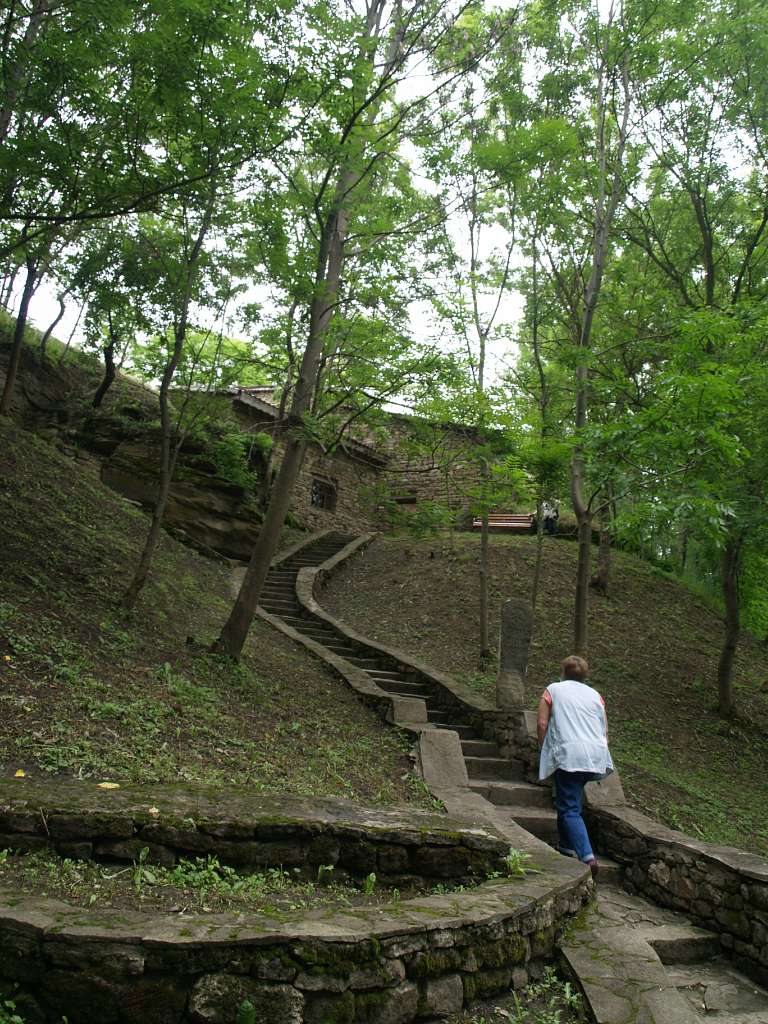 ДОХРИСТИЯНСЬКИЙ ХРАМ-МУЗЕЙ - Буша