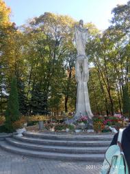 Пам'ятники, скульптури, пам'ятні дошки,хре...