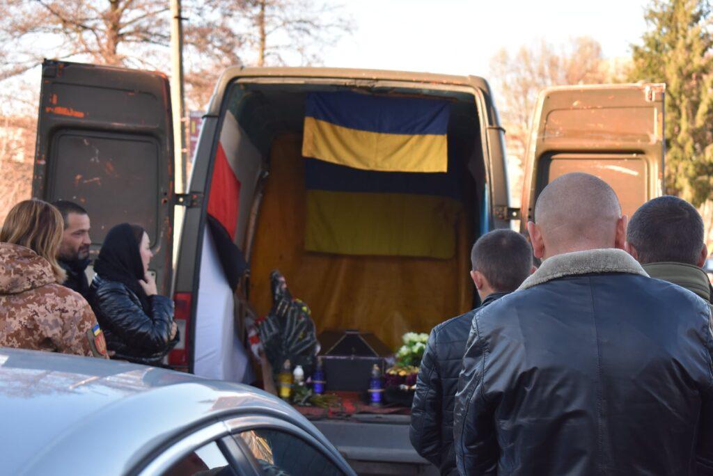 У Яворові зустріли тіло загиблого Героя Вітал - Яворів