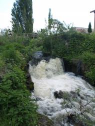 Розвалений водяний млин