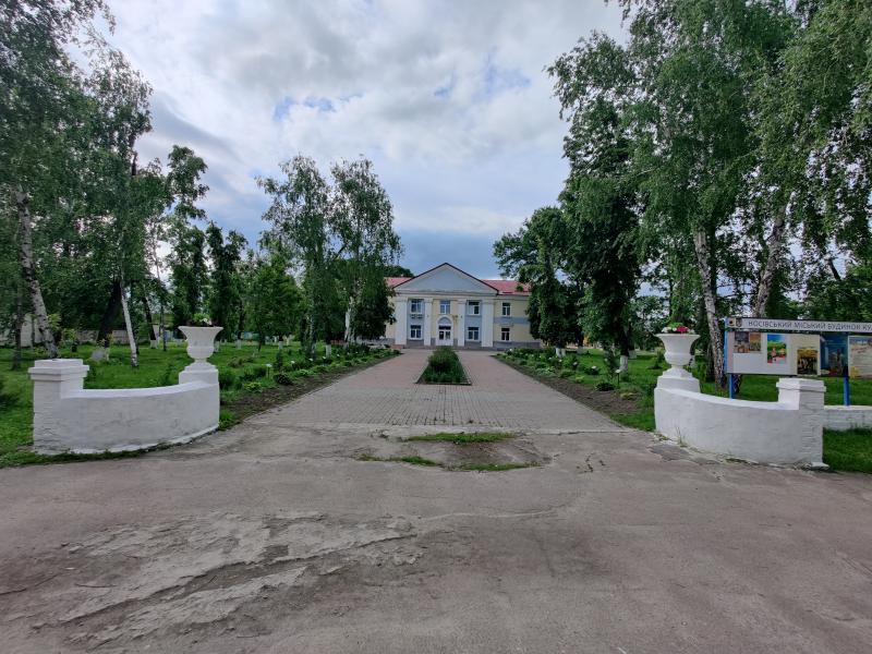 Будівлі та пам'ятки - Носівка