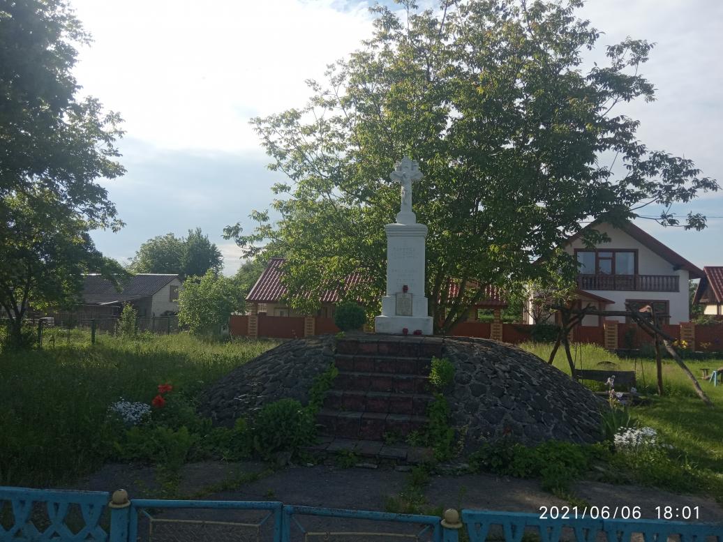 Пам'ятні хрести - Туради