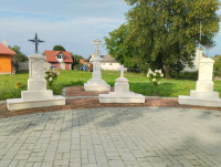 Капличка та хресна дорога