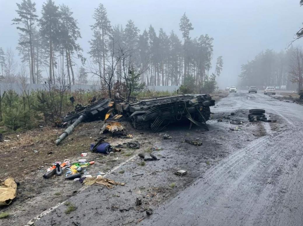 Розгромлена техніка окупантів в Дмитрівці - Дмитрівка