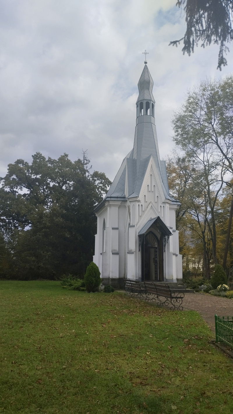 Неоготична каплиця - Гніздичів