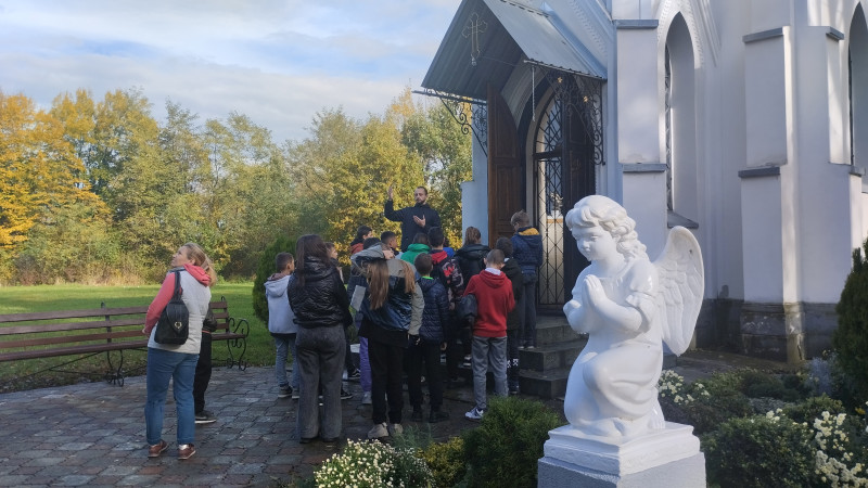 Неоготична каплиця - Гніздичів